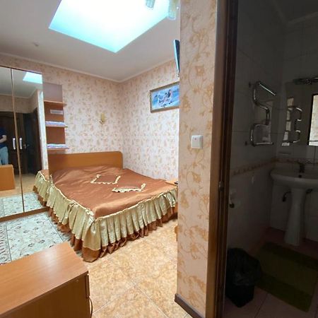 Золотий Лев Hotel Zvenyhorodka Exterior foto