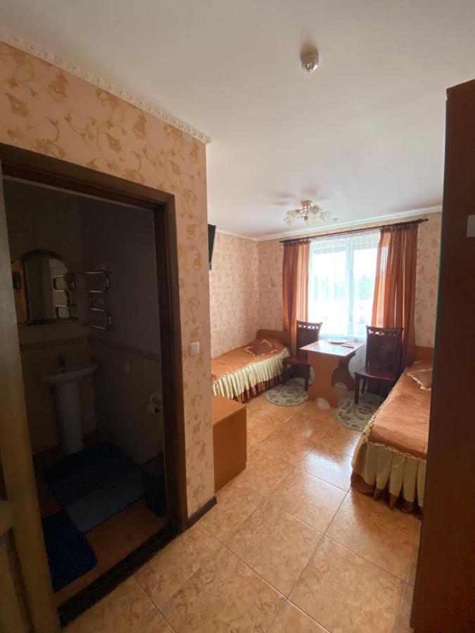Золотий Лев Hotel Zvenyhorodka Exterior foto